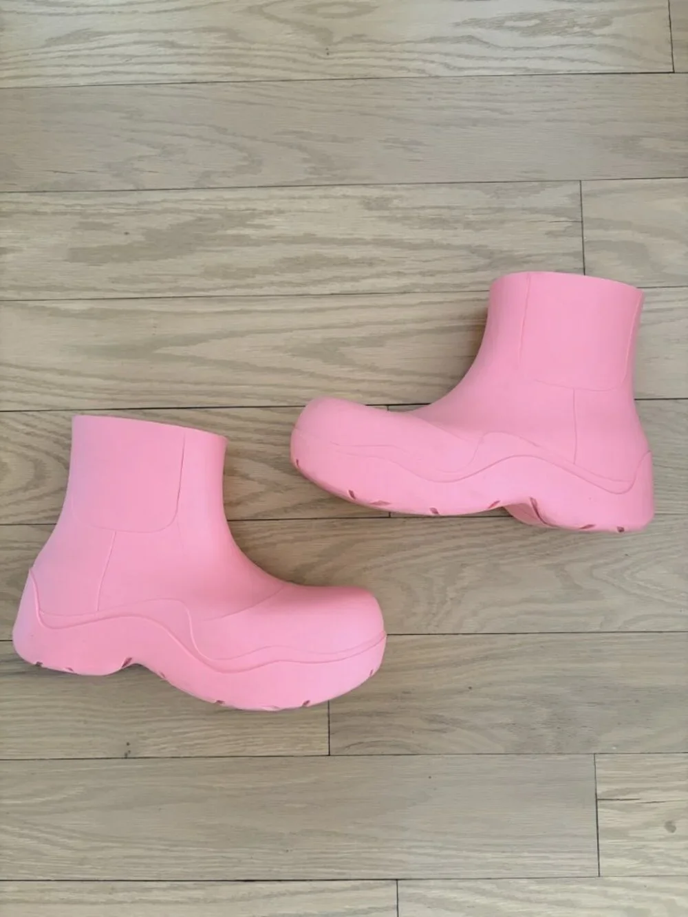 Bottega Veneta Puddle Boots - Picture 2 of 5